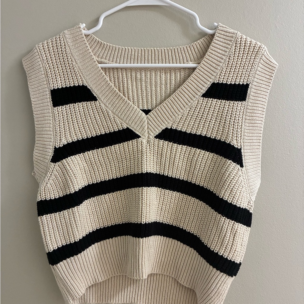 Striped Knit Sleeveless Sweater
